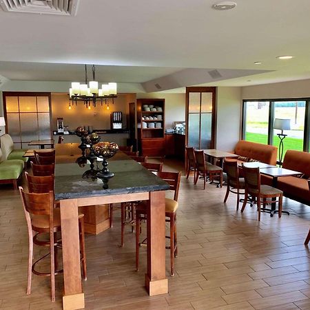 Country Inn & Suites By Radisson, Sandusky South, Oh Milan Buitenkant foto