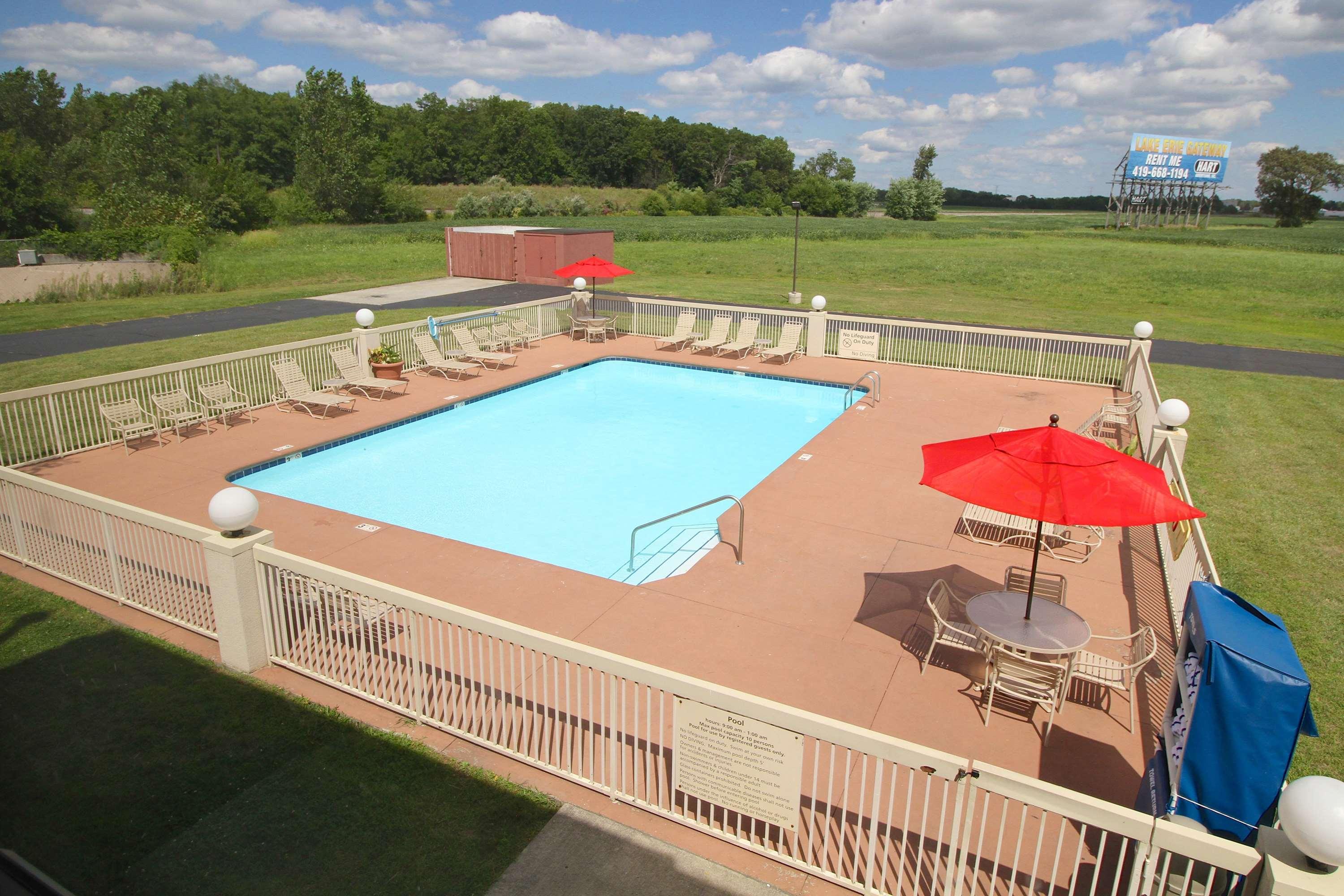 Country Inn & Suites By Radisson, Sandusky South, Oh Milan Buitenkant foto