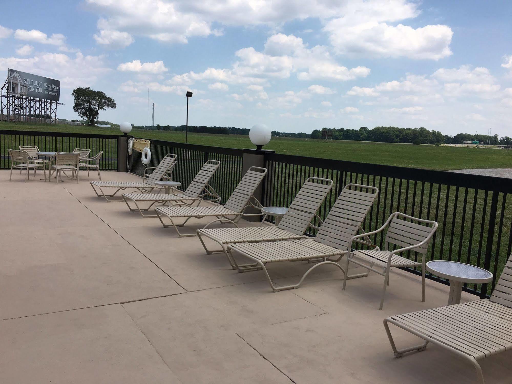 Country Inn & Suites By Radisson, Sandusky South, Oh Milan Buitenkant foto